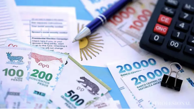 Proponen una ley para perdonar parte de las deudas de tarjetas y préstamos: a quiénes beneficiaría