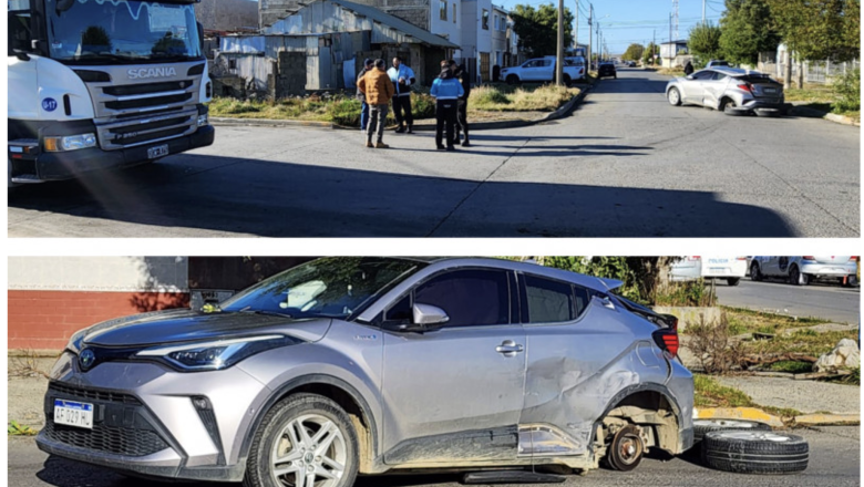 Violento choque:  un auto de lujo perdió sus ruedas traseras tras impactar con un camión