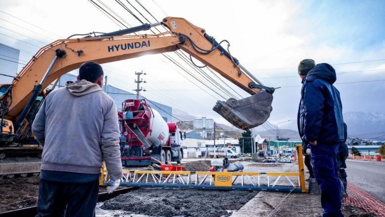 Recorrida por la obra Paseo Costero 1 en avenida Perito Moreno