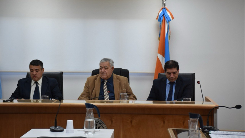 Piden 20 años de prisión para un hombre acusado de abusar de su hijastra en Tolhuin