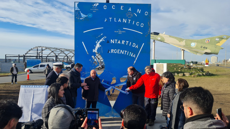 Río Grande inauguró la escultura bicontinental y reafirmó su mirada soberana sobre la Antártida y Malvinas