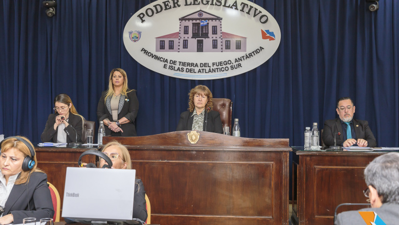 La Legislatura frenó la reforma constitucional tras un extenso debate