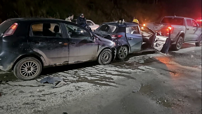 Choque en cadena en  el acceso al Barrio Los Morros en Ushuaia