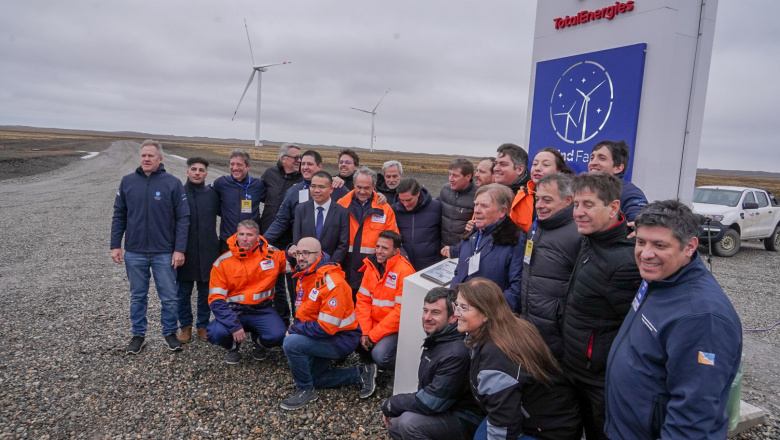 Se inauguró el parque eólico de Total, único en el mundo por su característica 