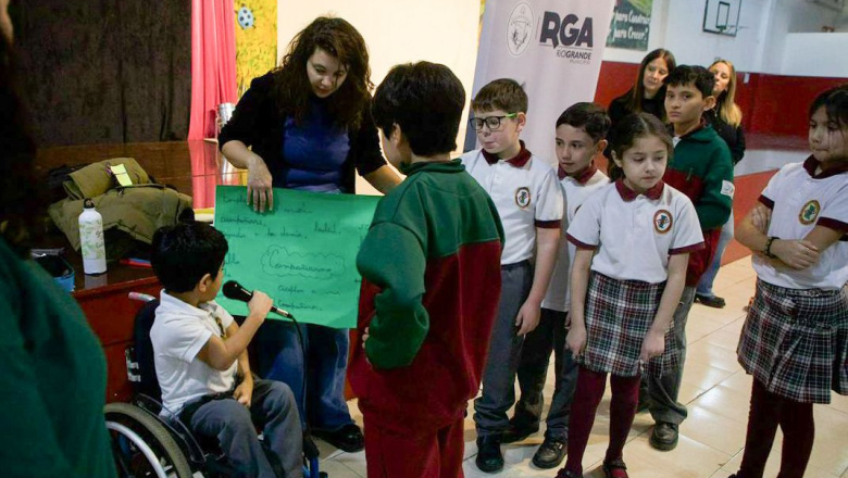Brindan talleres de prevención contra el bullying en escuelas