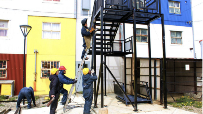 Rediseñarán y terminarán con fondos propios las escaleras de edificios del IPV