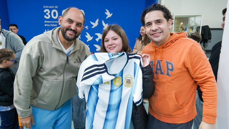 FORJA reunió a familias y jóvenes en una tarde de juegos y figuritas rumbo al Mundial 2026