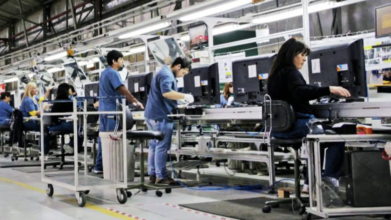 Se pierden nueve empleos industriales por hora en Argentina