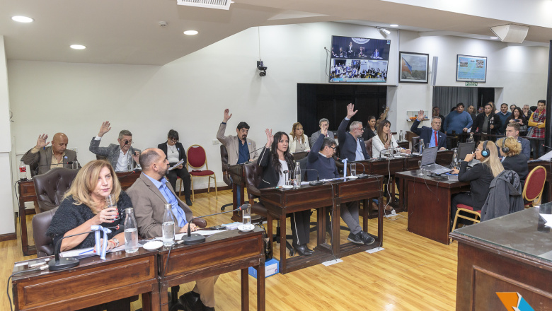 La Legislatura insistió con frenar la reforma constitucional y Melella anunció que irá a la Justicia