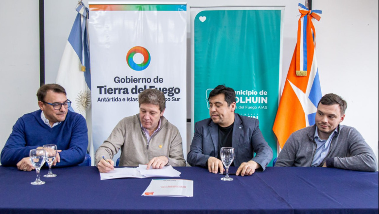 Histórico: Melella firmó acuerdos en Tolhuin para avanzar proyectos acuícolas