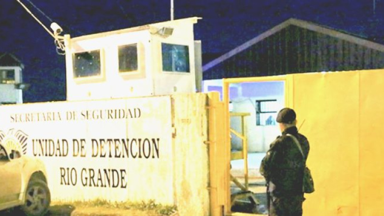 Allanamientos en viviendas de agentes penitenciarios por una denuncia de apremios en la cárcel de Río Grande