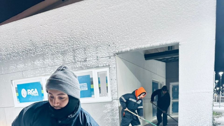 Frente a las nevadas de anoche se intensifica los trabajos en las calles de Río Grande