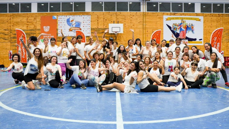 Exitosa jornada de Zumbathon “Invierno Fest” en el Polideportivo María Auxiliadora