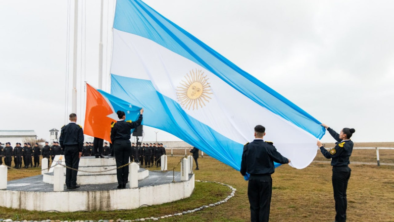 Tierra del Fuego conmemoró el día de la bandera con izamientos simultáneos 
