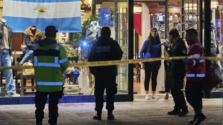 El menor que apuñaló al otro fue entregado por su mama a las autoridades