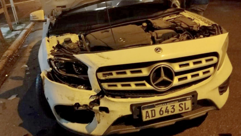 Alcoholizado al volante chocó contra un auto estacionado