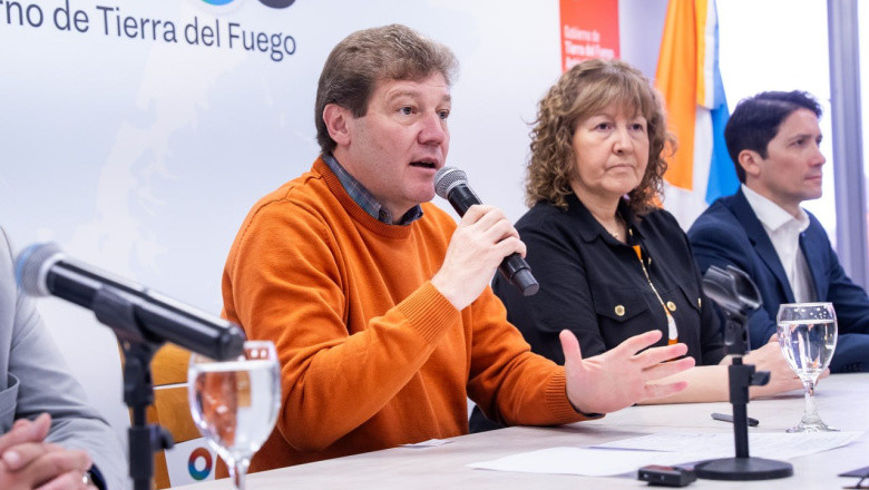 El Gobernador anunció plan de desendeudamiento para familias fueguinas a través del BTF