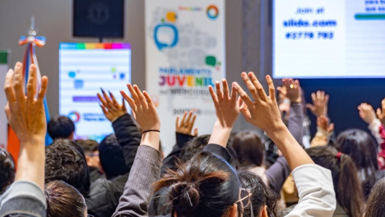 Gobierno presenta una agenda para celebrar el mes de las juventudes
