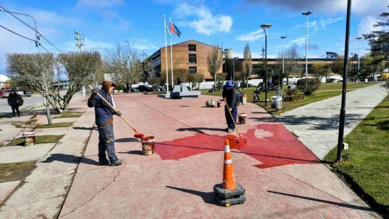 Continúan con los trabajos de mejoramiento urbano en distintos sectores de Ushuaia