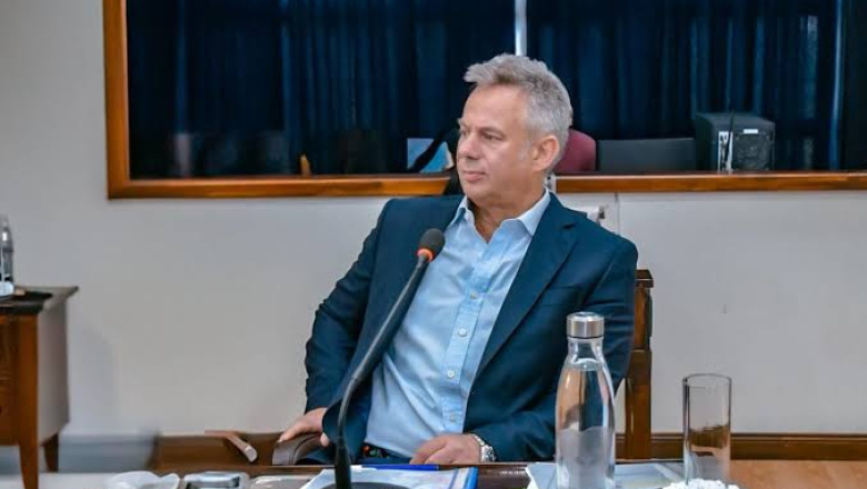 Legislador fueguino que quiere ser Gobernador señalado por negocios con un buque británico en el puerto de Ushuaia