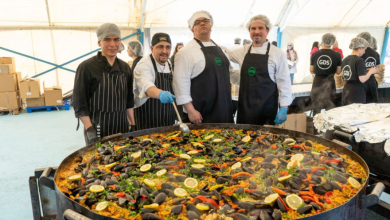 Ushuaia celebra su 142° aniversario con el desfile cívico-militar y una gran paella popular
