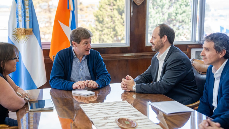 El gobernador Melella se reunió con autoridades de Total Energies por inversiones en la provincia