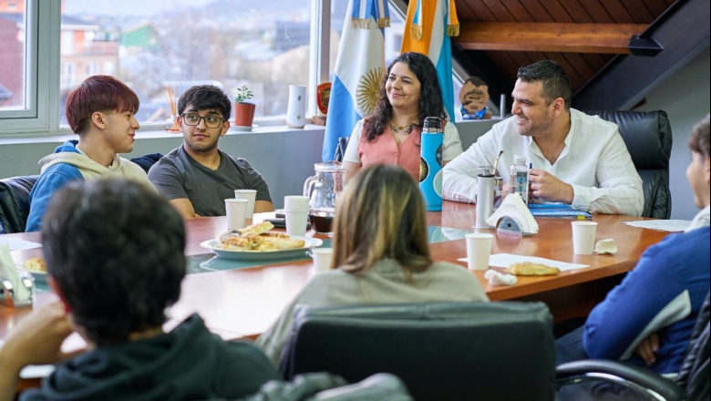 Vuoto compartió con jóvenes las experiencias del Programa Ushuaia Joven