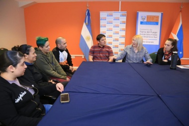 BERTONE RECIBIÓ A LA SELECCIÓN FEMENINA DE FUTSAL DE RÍO GRANDE