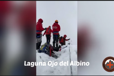 Rescate de una pareja de turistas atrapados 10 horas bajo la intensa nevada