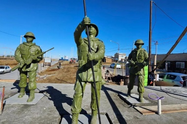 Los Soldados de Malvinas fueron restaurados y colocados en la nueva Plaza Cívica