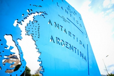 El Municipio de Ushuaia inauguró el cartel del Sector Antártico 