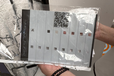 Elecciones inclusivas: estrenaron en Tierra del Fuego una boleta 3D para personas no videntes