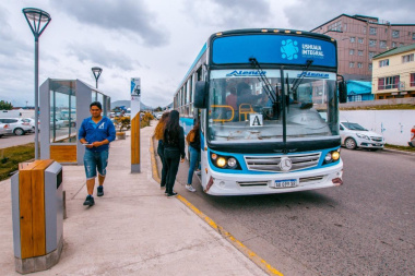 Desde marzo se podrá tramitar en Ushuaia el boleto estudiantil gratuito de colectivo 