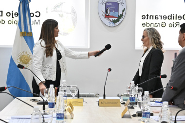 El Concejo Deliberante tomó juramento  a la nueva concejal Verónica Martínez