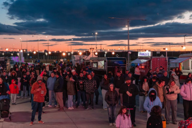 El Patio Gastronómico tendrá una “Noche de Peña" en el Parque de los 100 años