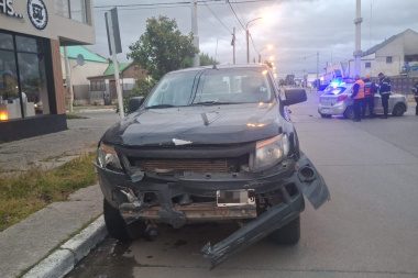 Menor de 17 años protagonizó un choque con un taxi en Río Grande