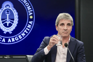 Caputo advirtió que la inflación de marzo podría ser más alta y defendió el rumbo económico