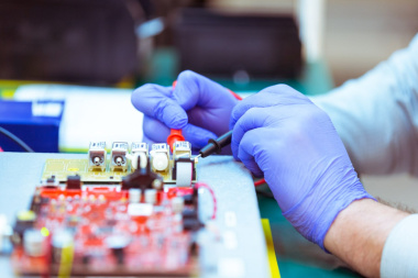 “Estamos trabajando con nuestro equipo para evaluar el alcance del nuevo decreto”