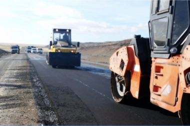 Tras años de deterioro, finalmente reparan el tramo de la Ruta 3 entre San Sebastián y el límite con Chile