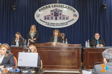 La Legislatura frenó la reforma constitucional tras un extenso debate