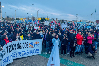 Masiva movilización universitaria contra el ajuste y el desfinanciamiento