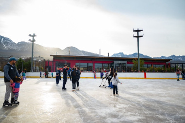 Se inauguró la temporada de la pista de hielo “Carlos Tachuela Oyarzún”