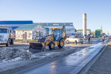Intensifican la limpieza de hielo y escarcha en distintos sectores de la ciudad