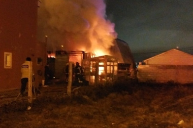 Un incendio consumió una vivienda deshabitada en Río Grande