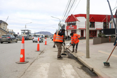 Intensifican las tareas de limpieza para reducir el polvo en suspensión