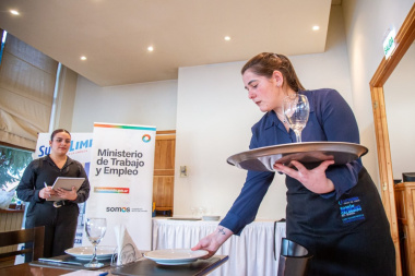 Inician las preinscripciones para los cursos de mozos-camareras y mucama en Ushuaia