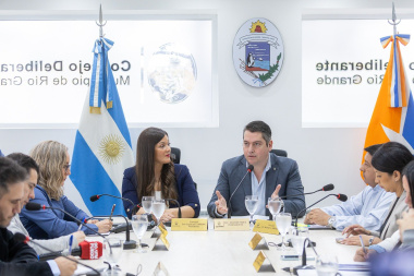 Martín Perez presentó el presupuesto 2027: baja de impuestos, desendeudamiento, obras y más salud