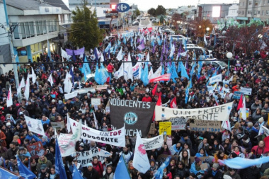 Río Grande marchó por la universidad pública y reclamó al Gobierno nacional que cumpla la ley de financiamiento