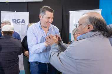 Martín Perez entregó equipamiento para impulsar al sector avícola de Río Grande