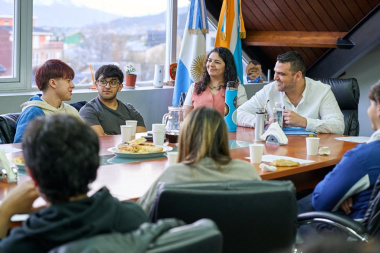 Vuoto compartió con jóvenes las experiencias del Programa Ushuaia Joven